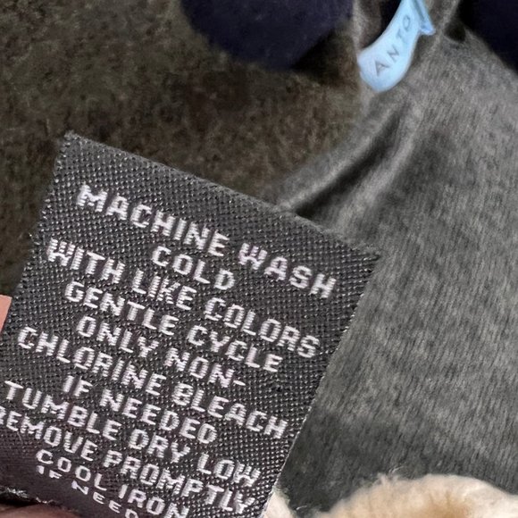 Chelsea & Theodore Off White & Navy Floral Relaxed Fit Sweater Size M - Picture 13 of 13